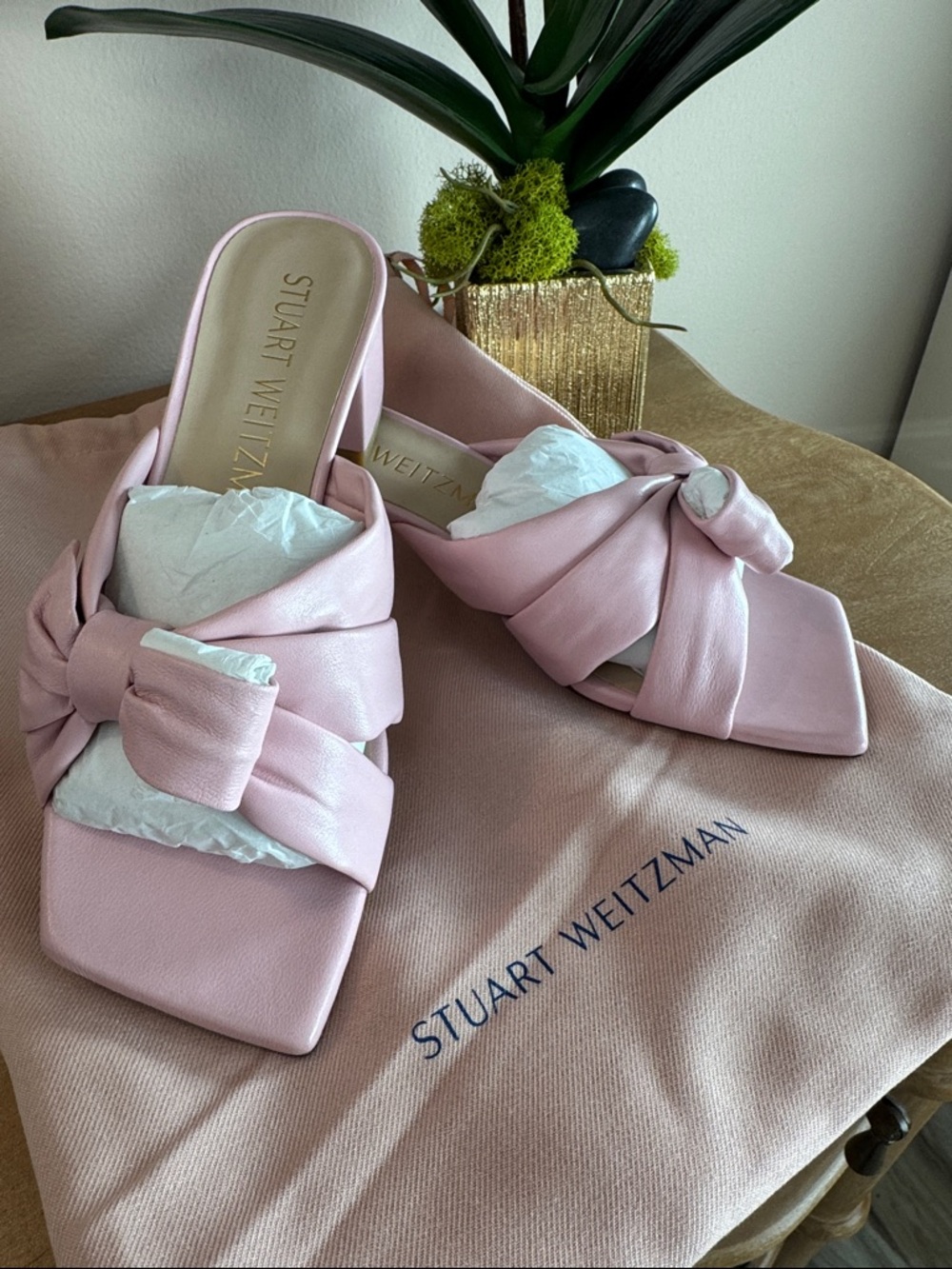 NIB Stuart Weitzman Baby Pink Leather Bow Slides